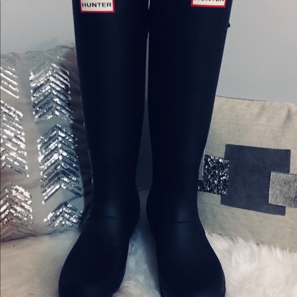 Hunter Women’s Original Tall Rain Boots - Picture 2 of 4